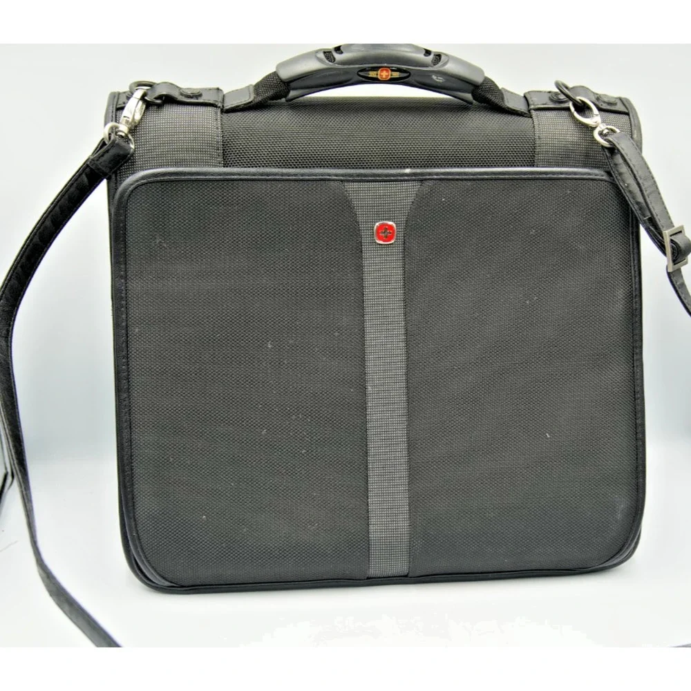 Wenger Black‎ Slim Laptop Briefcase / Work Bag Gently Used